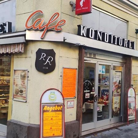 2-Room Appartment Near Westbahnhof Вена Экстерьер фото