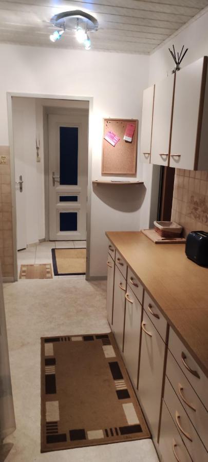 2-Room Appartment Near Westbahnhof Вена Экстерьер фото